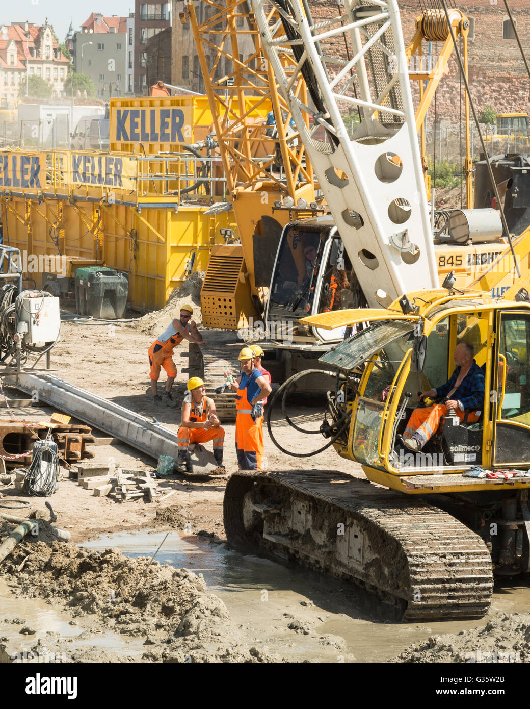 L'économie polonaise : les travailleurs de la construction sur le chantier de construction sur l'île de grenier, Gdansk, Pologne, Europe Banque D'Images