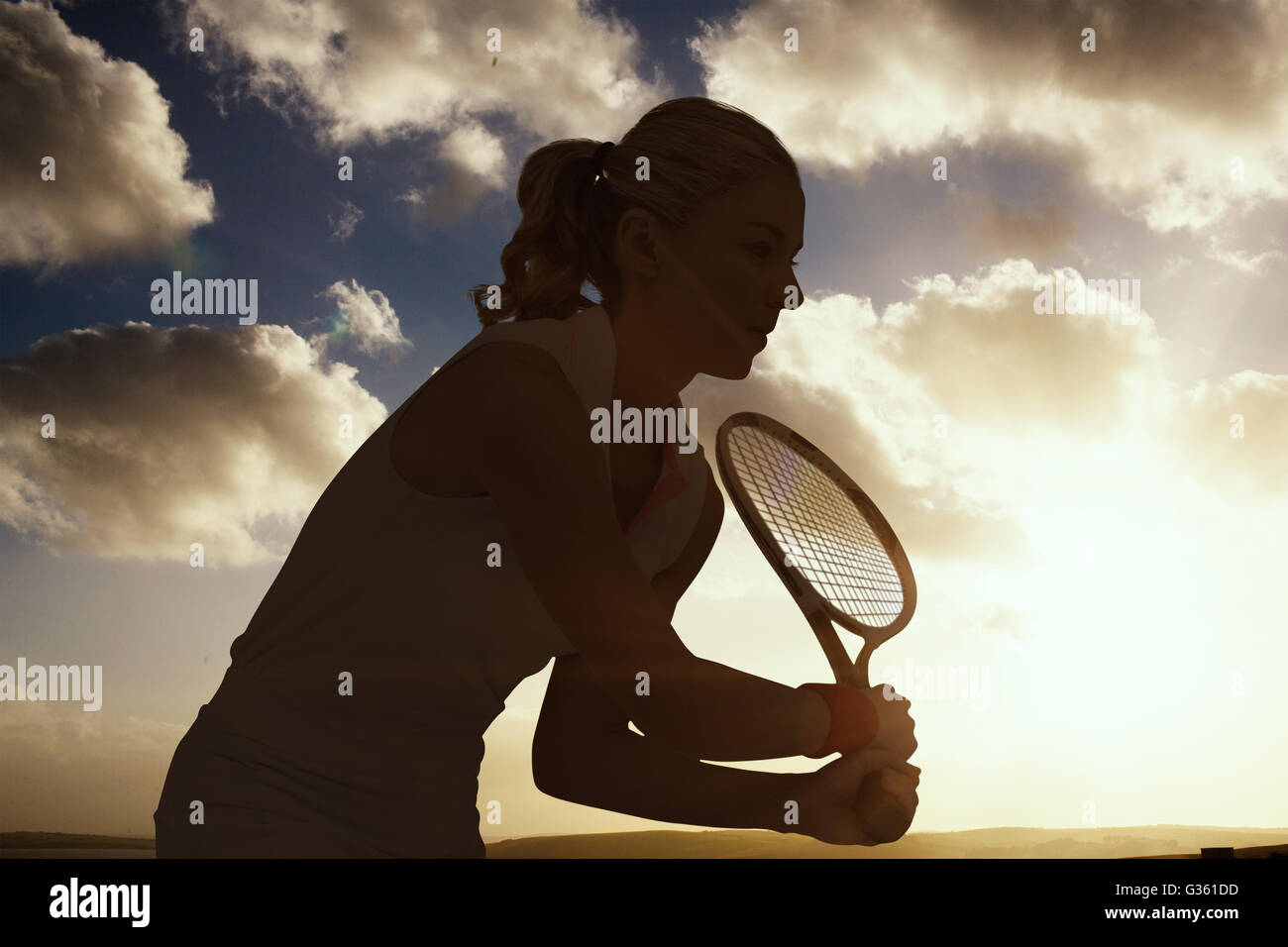 Image composite de sportif jouer au tennis avec une raquette Banque D'Images