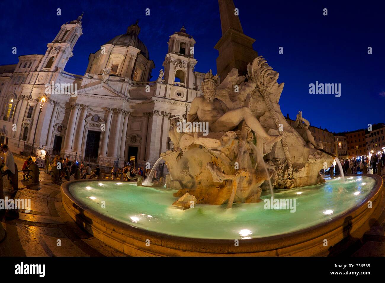 Fontaine des Quatre Fleuves, la Piazza Navona, Rome, Italie, Europe Banque D'Images