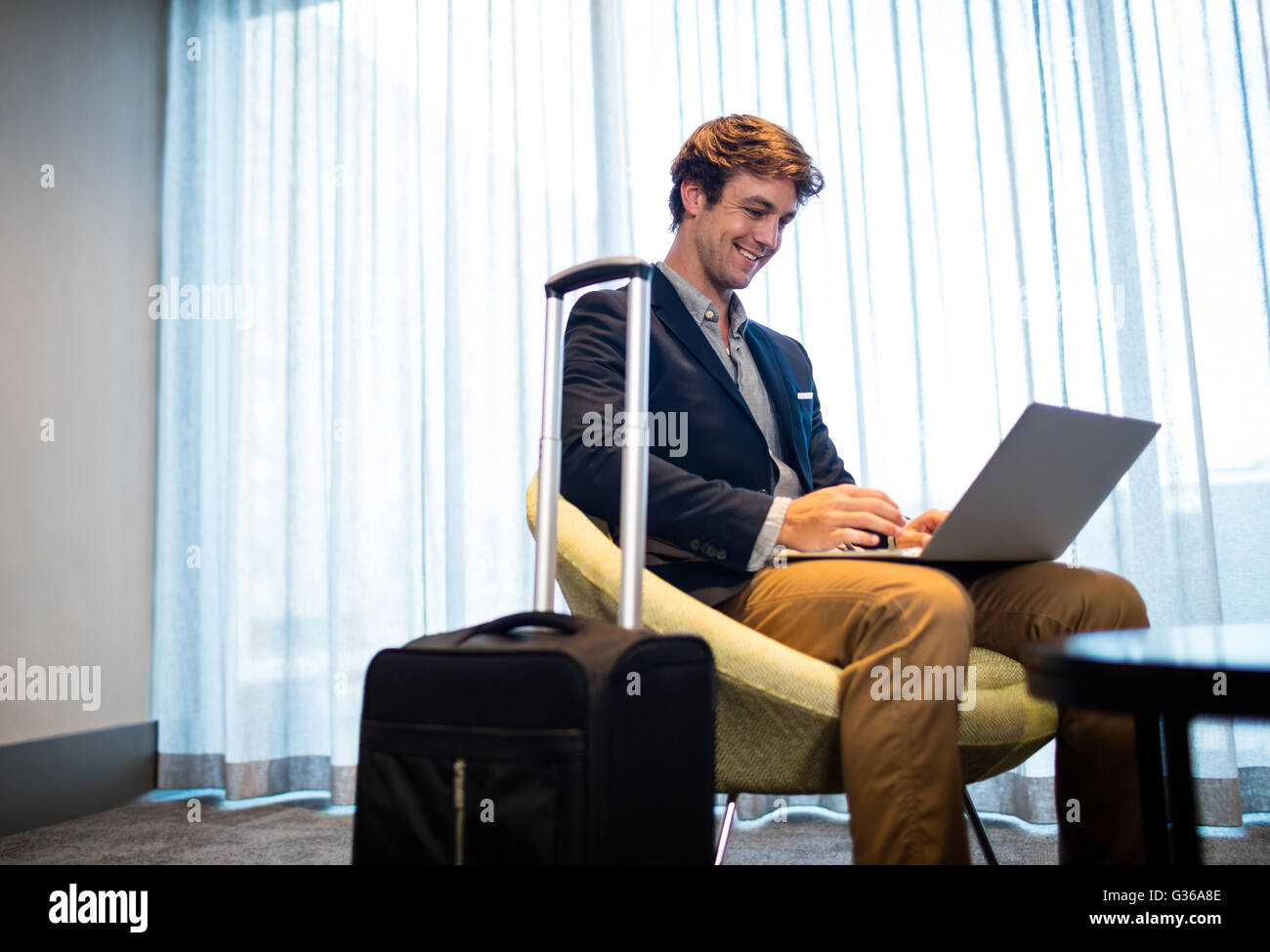 Businessman using a computer Banque D'Images