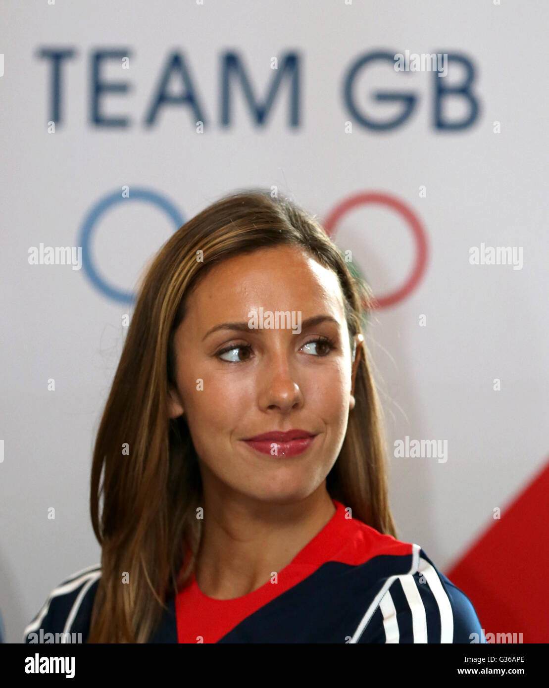 La société britannique Samantha Murray lors d'une conférence de presse à l'équipe de pentathlon moderne 2016 Rio annonce à Hyde Park Barracks, à Londres. Banque D'Images