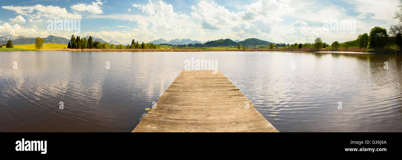 Paysage panoramique avec alpes et lac de Bavière, Allemagne Banque D'Images