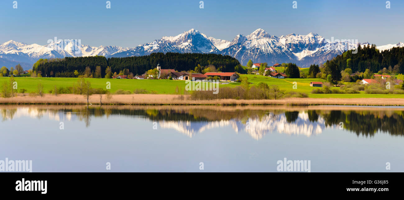 Paysage panoramique avec alpes et lac de Bavière, Allemagne Banque D'Images