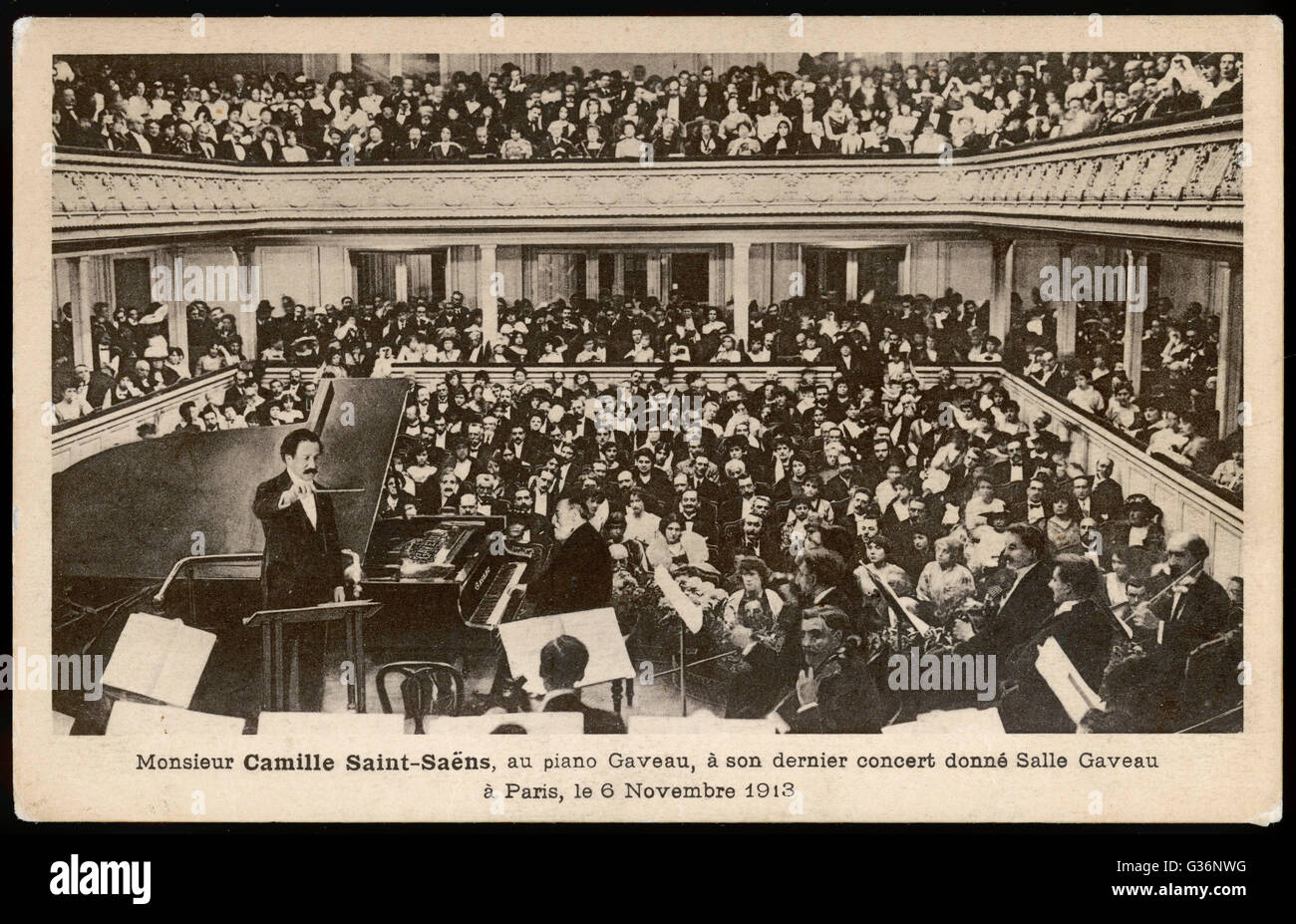 Charles-Camille Saint-Saens, musicien et compositeur français, vu ici au piano, ce qui donne son dernier concert à la Salle Gaveau à Paris le 6 novembre 1913, un concerto pour piano de Mozart, avec la conduite de Pierre Monteux. Date : 1835-1921 Banque D'Images Charles-Camille Saint-Saens, musicien et compositeur français, vu ici au piano, ce qui donne son dernier concert à la Salle Gaveau à Paris le 6 novembre 1913, un concerto pour piano de Mozart, avec la conduite de Pierre Monteux. Date : 1835-1921 Banque D'Images