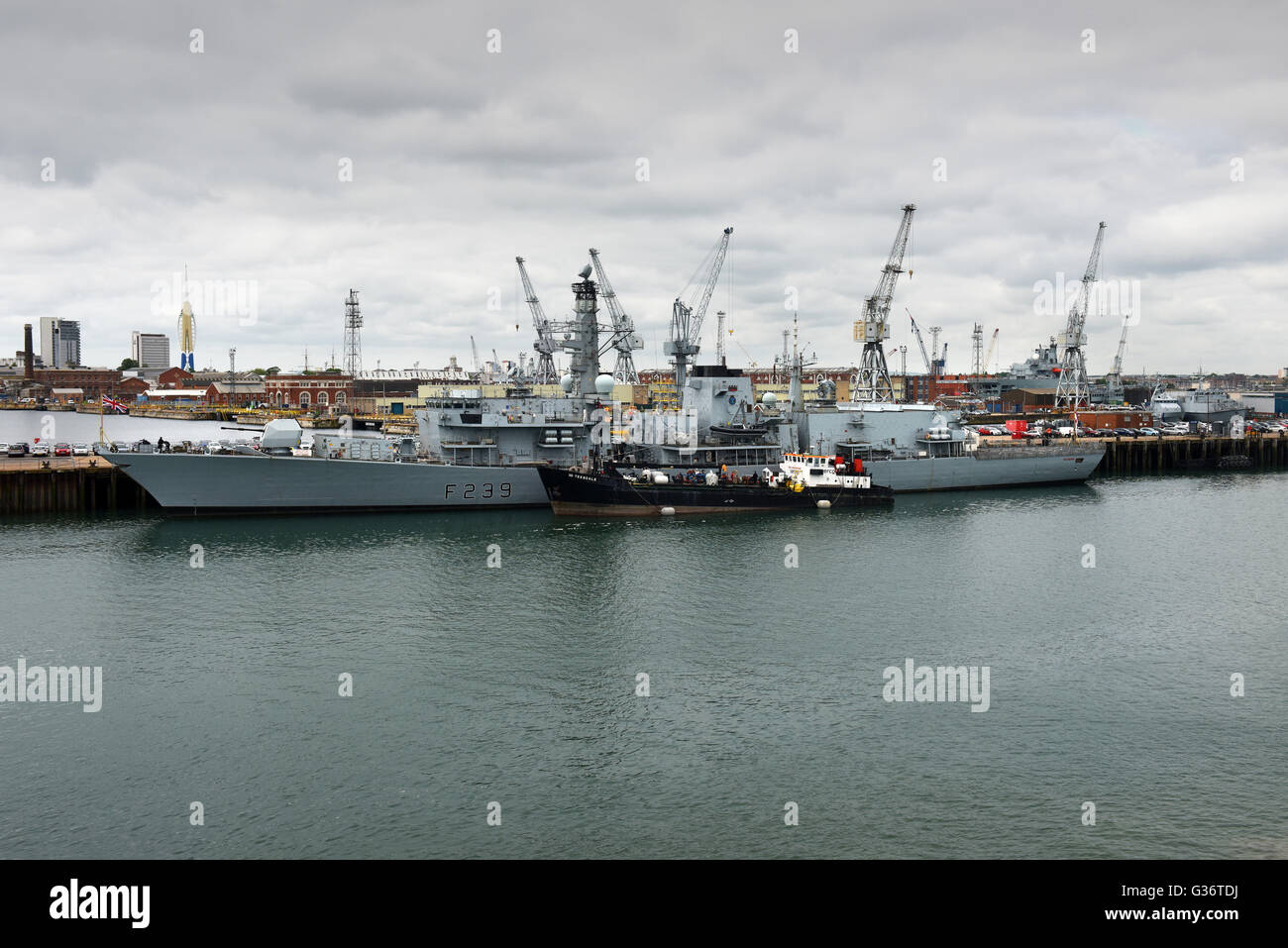 Le HMS Richmond frégate Type 23 de la base navale de Portsmouth Harbour dans le Hampshire England Uk Banque D'Images