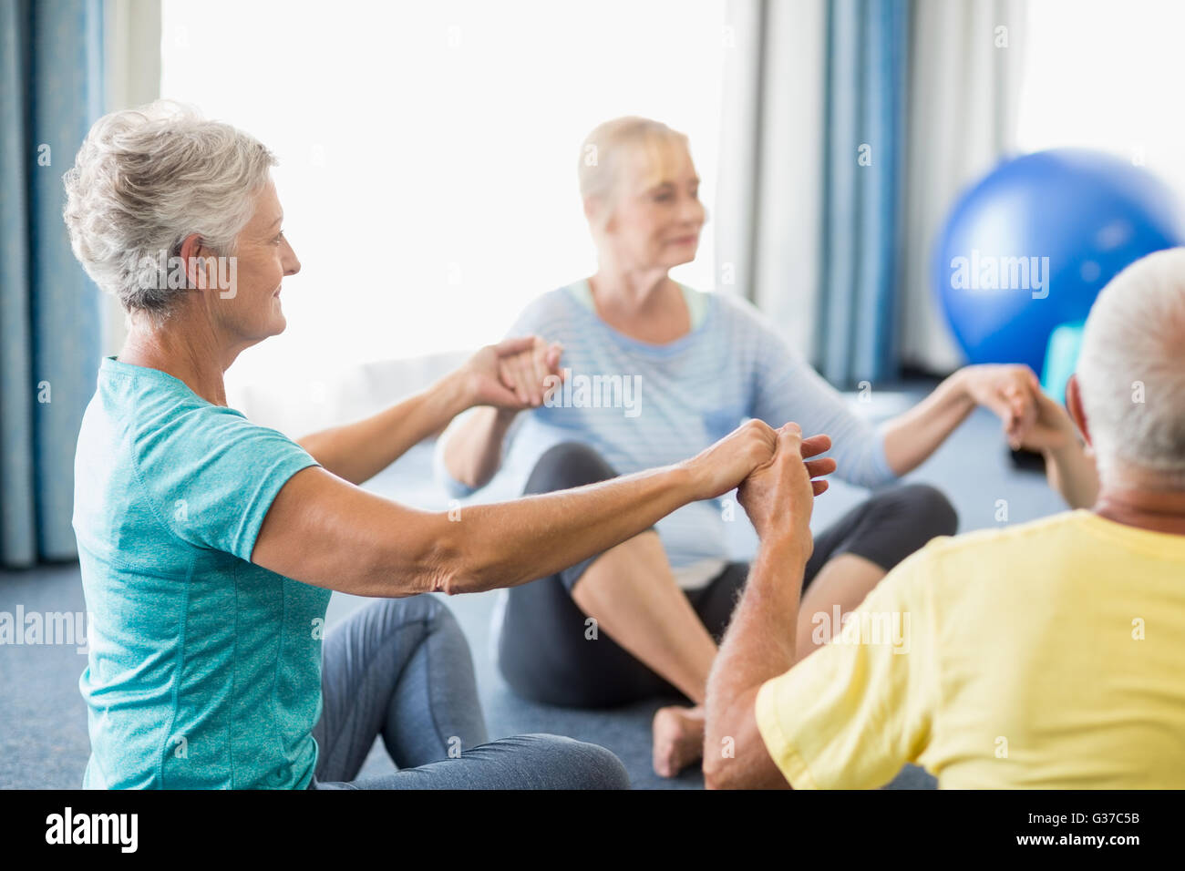 Yoga Seniors Banque D'Images