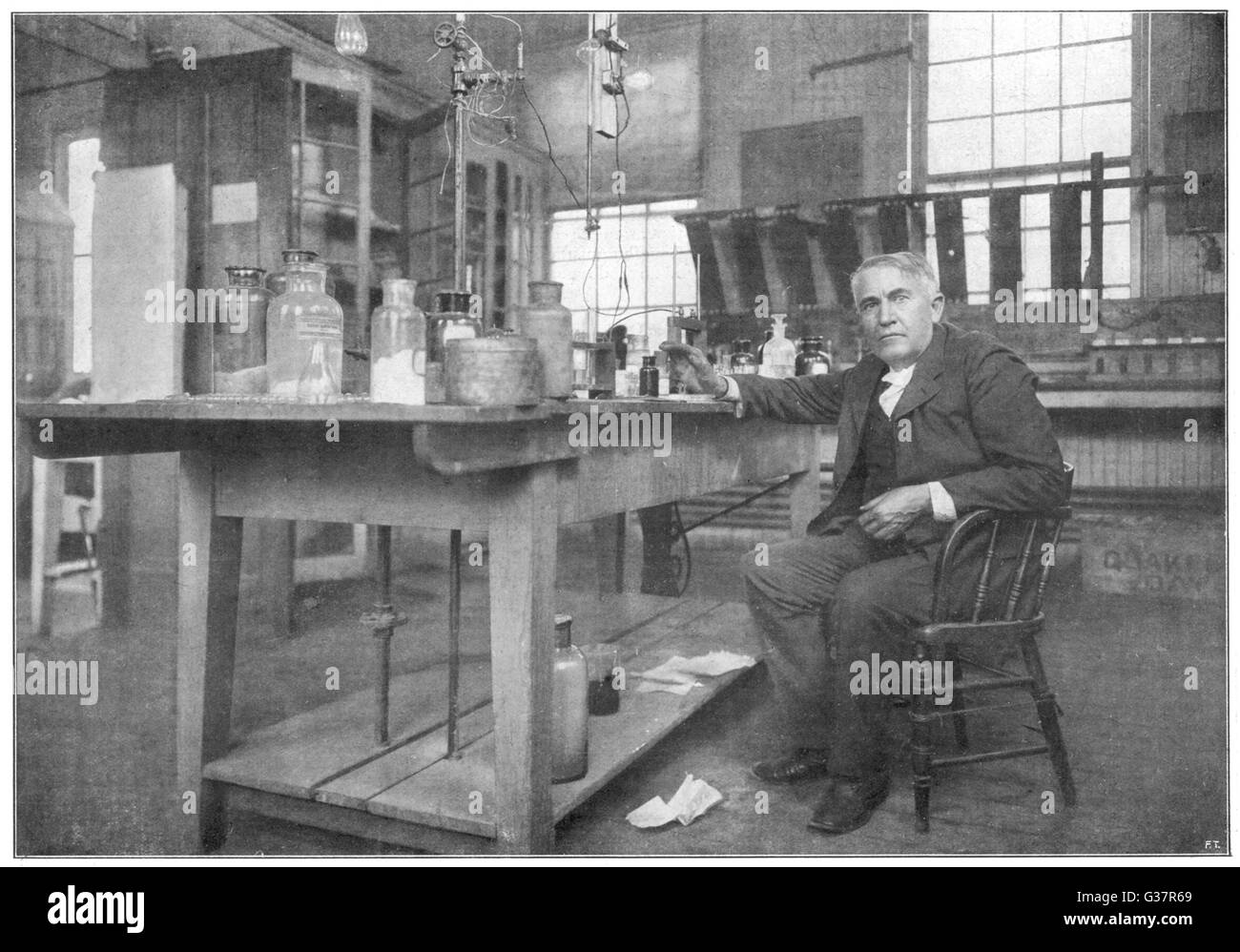 THOMAS Alva Edison dans son atelier. Date : 1847 - 1931 Banque D'Images