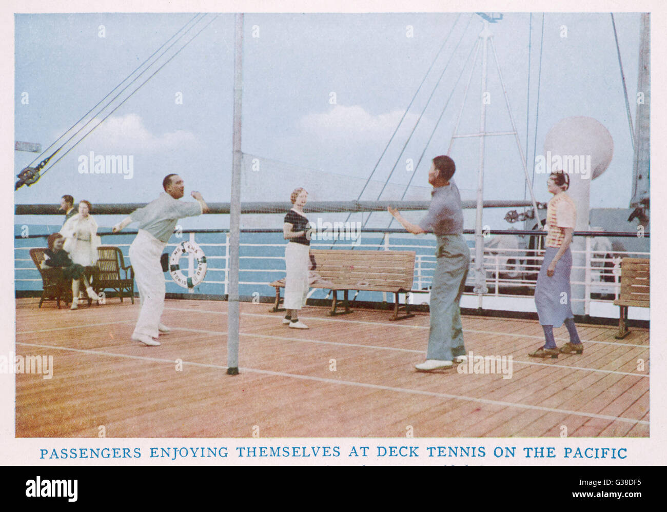 TENNIS DE PONT SUR BATEAU Banque D'Images