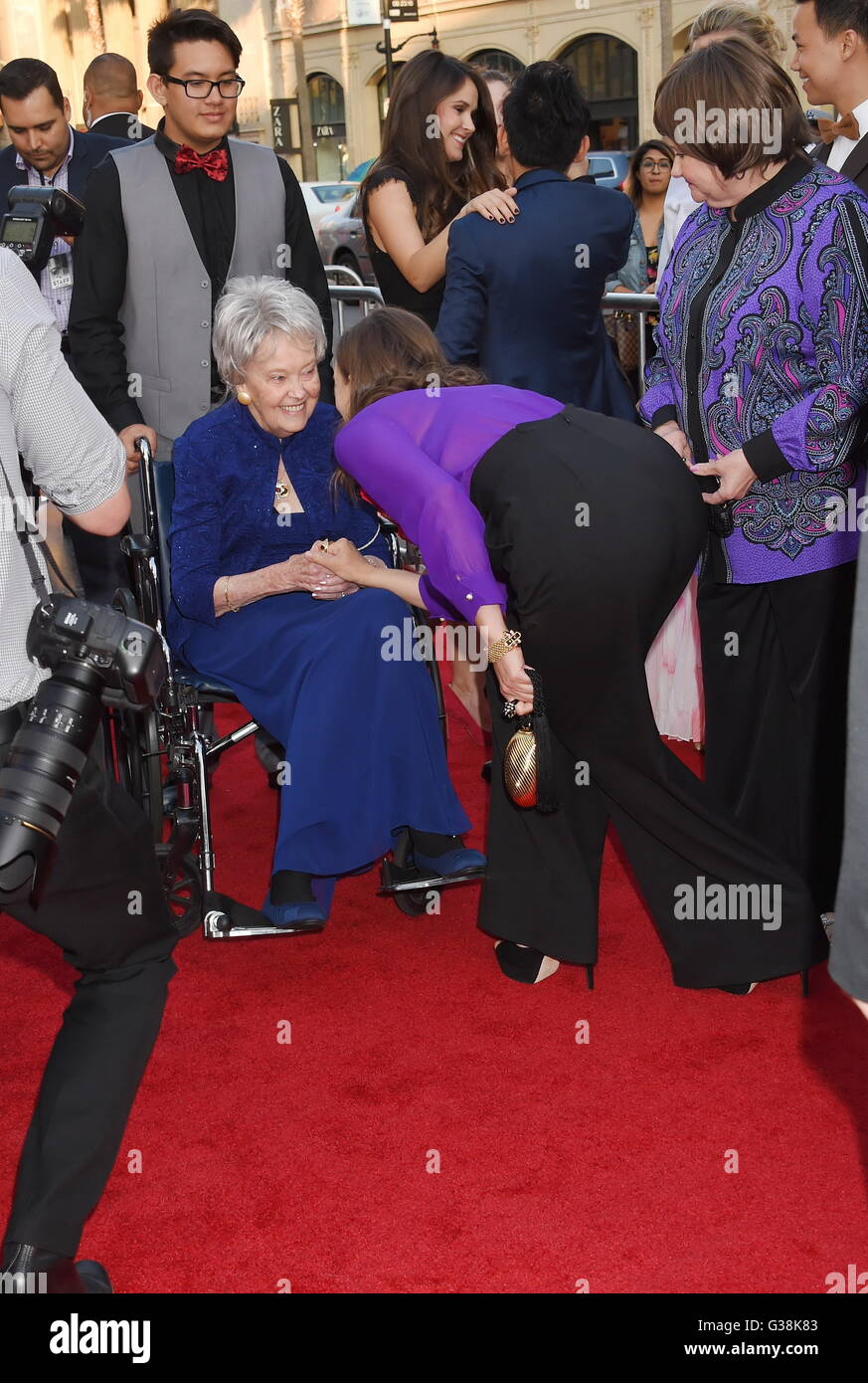 Hollywood, Californie. 7 juin, 2016. HOLLYWOOD, CA - JUIN 07 : L'actrice Vera Farmiga Lorraine accueille Warren lors de la première de "l'illusionnisme 2' au cours de la 2016 Los Angeles Film Festival au théâtre chinois de Grauman, IMAX le 7 juin 2016 à Hollywood, Californie. | Verwendung weltweit © dpa/Alamy Live News Banque D'Images
