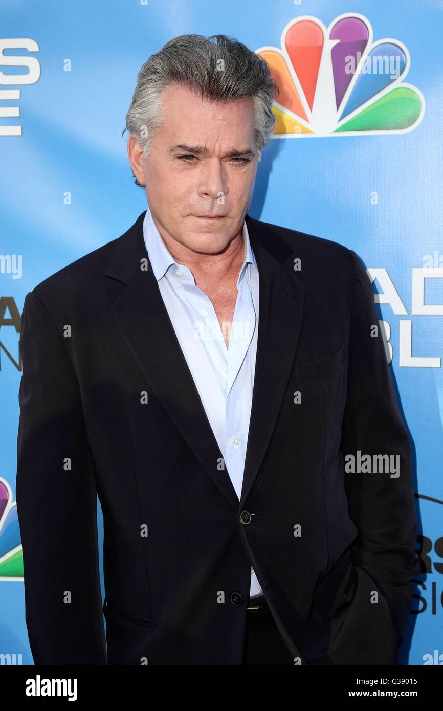 North Hollywood, CA. 9 juin, 2016. Ray Liotta au niveau des arrivées pour les tons de bleu, l'événement de l'Académie de télévision Saban Centre des médias, télévision, North Hollywood, CA, le 9 juin 2016. Credit : Priscilla Grant/Everett Collection/Alamy Live News Banque D'Images