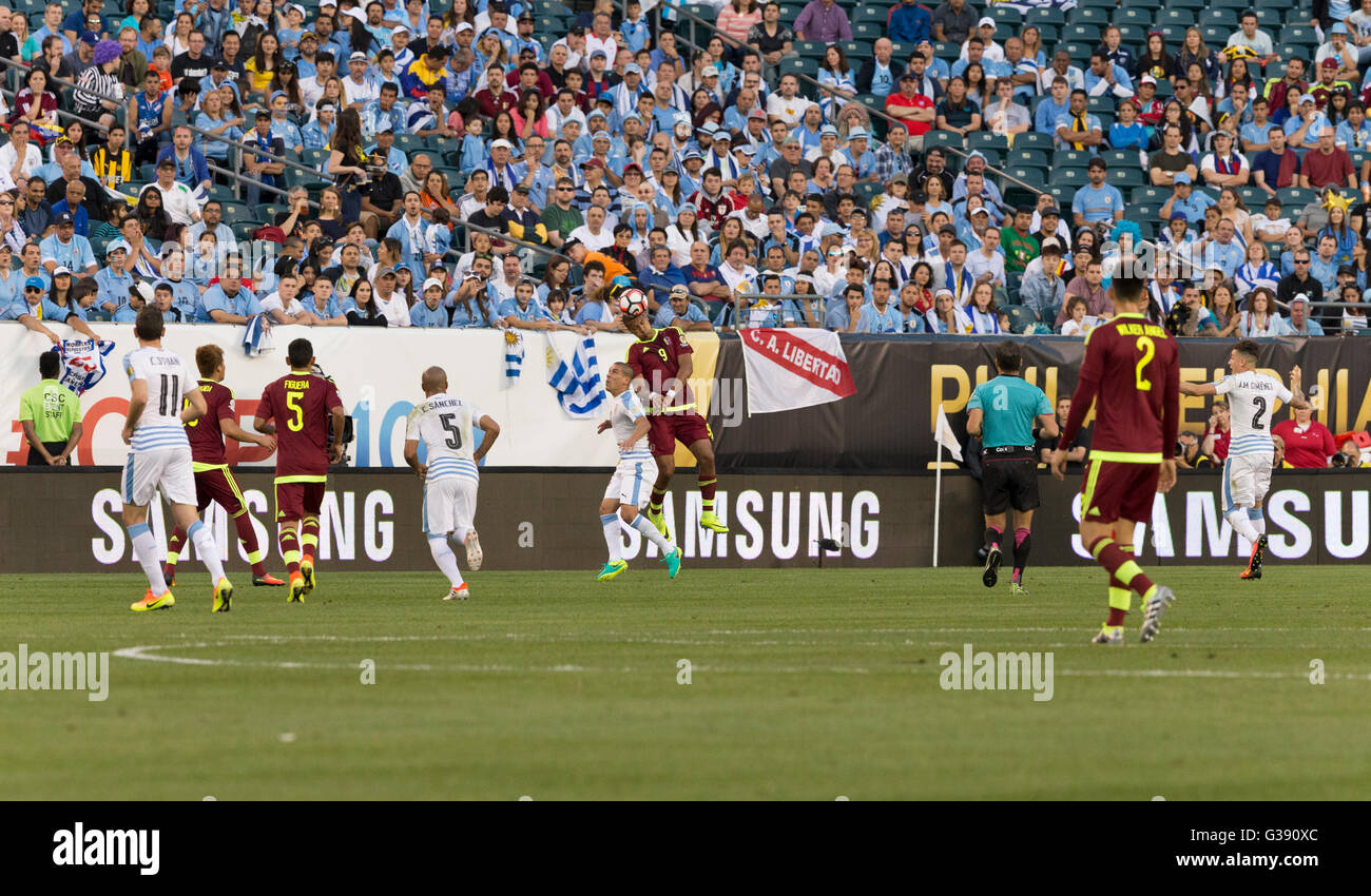 Philadelphie, PA, USA. 9 juin, 2016. Salomon Rondon (9) contrôle la balle au cours de la Copa Centenario match contre l'Uruguay. Le Venezuela a gagné 1 - 0 Crédit : lev radin/Alamy Live News Banque D'Images