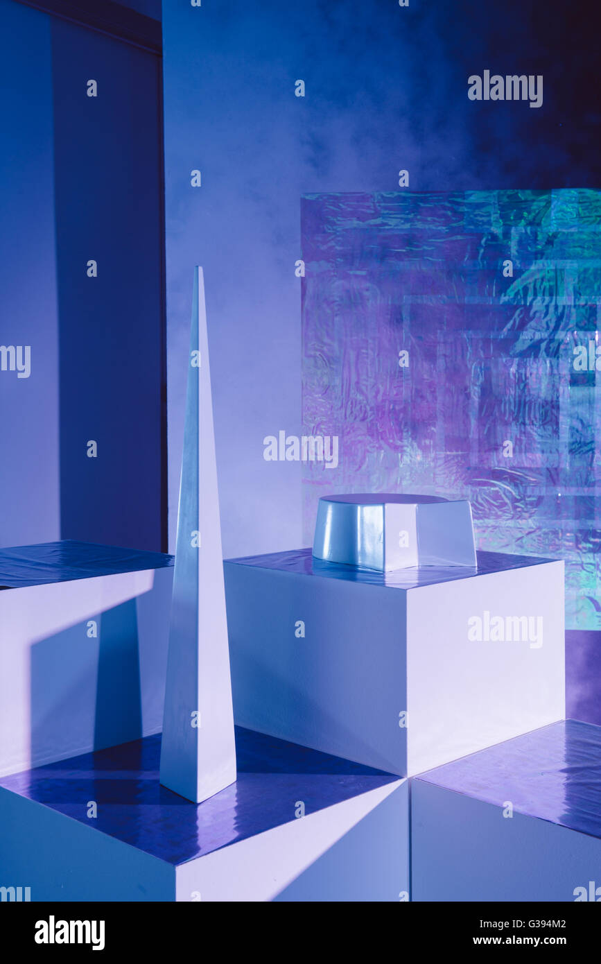 Bleu intergalactique show room pour l'exposition de mode Banque D'Images