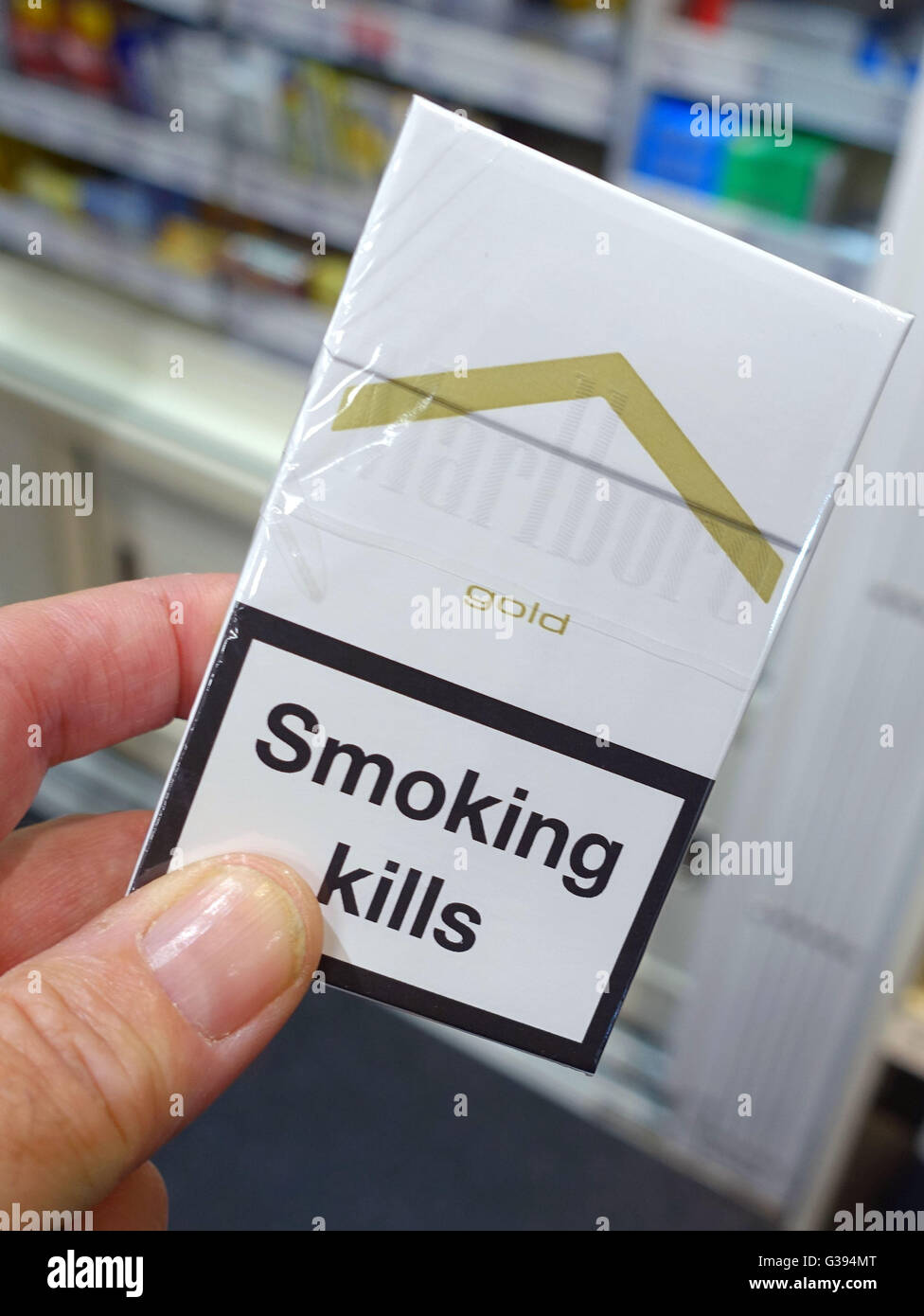 Les paquets de cigarettes sans marque sont introduits, Londres Banque D'Images