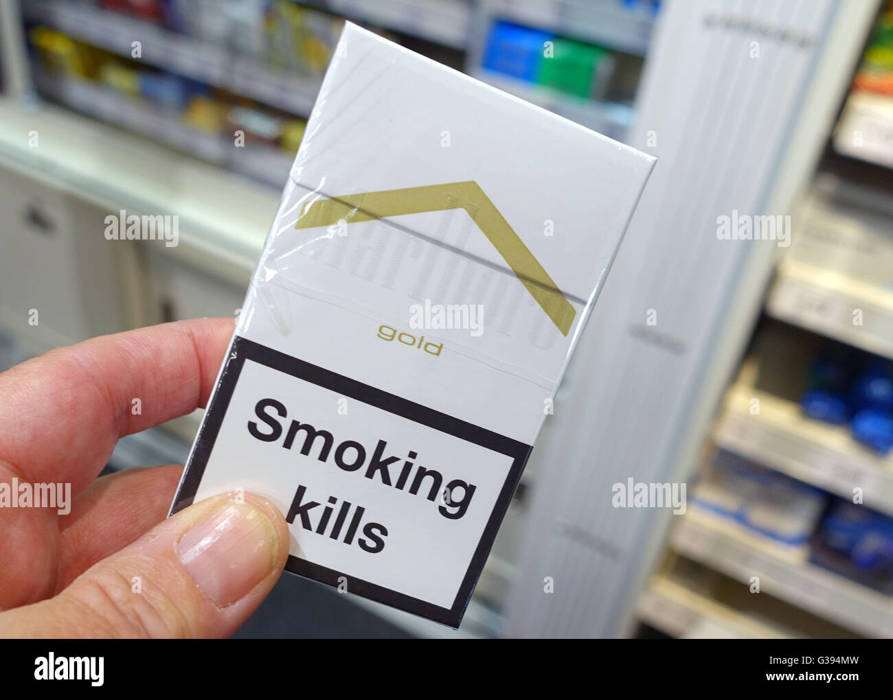 Les paquets de cigarettes sans marque sont introduits, Londres Banque D'Images