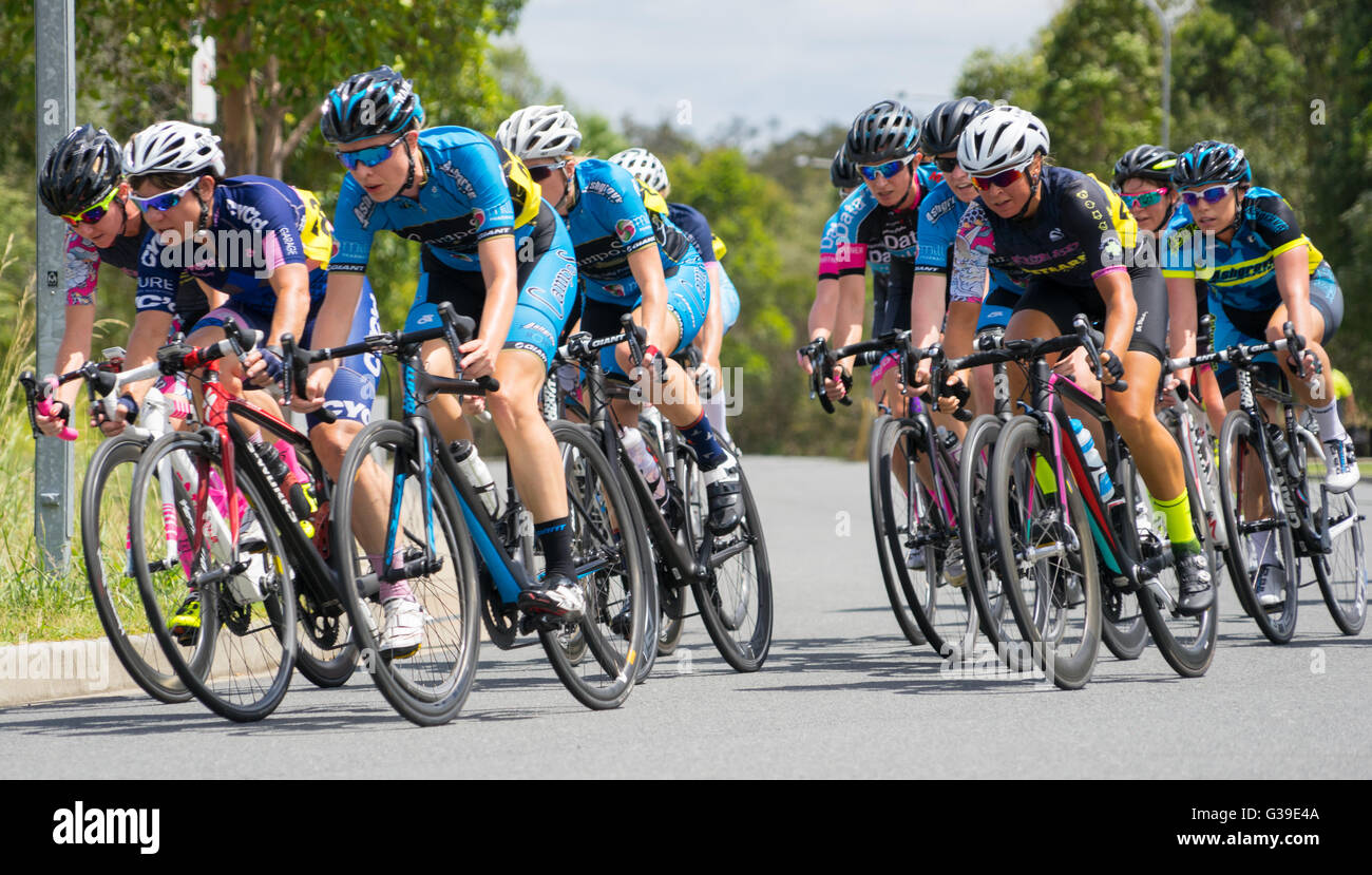 Course cycliste sur une chaude journée d'été à Brisbane en Australie Banque D'Images