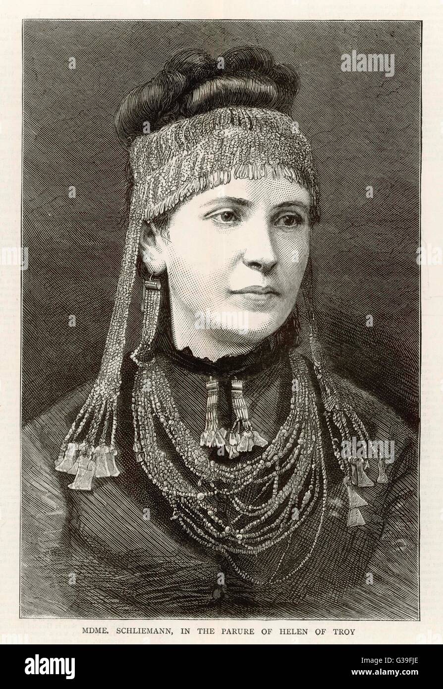 MADAME SCHLIEMANN épouse d'archéologue Heinrich Schliemann, le port d'ornements trouvés à Mycènes et supposé par son mari d'être la propriété d'Hélène de Troie Date : vers 1877 Banque D'Images