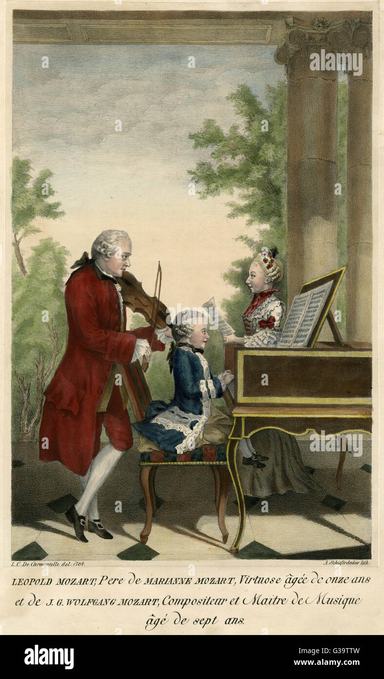 WOLFGANG Amadeus MOZART Le compositeur autrichien à l'âge de sept ans, avec sa sœur Marianne, 11 ans, et leur père Léopold, en 1764. Date : 1756 - 1791 Banque D'Images
