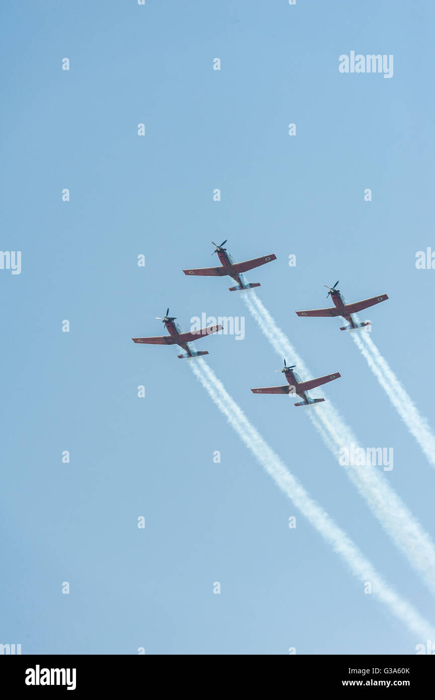 Israël, Tel Aviv - Jaffa, airshow traditionnel au-dessus de la ville le jour de l'indépendance - yom haatsmatout Banque D'Images
