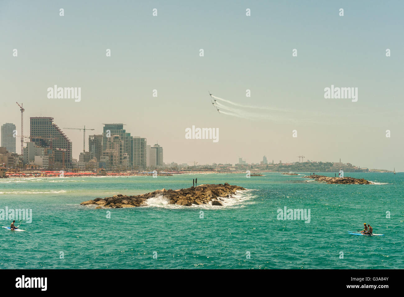 Israël, Tel Aviv - Jaffa, airshow traditionnel au-dessus de la ville le jour de l'indépendance - yom haatsmatout Banque D'Images