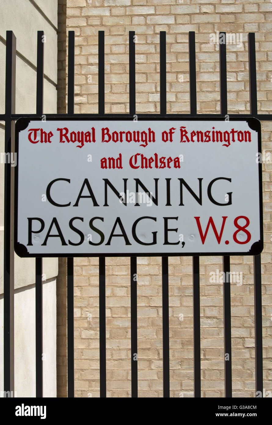 Signe de nom de rue pour la mise en conserve, de passage dans le quartier royal de Kensington et Chelsea, Londres, Angleterre Banque D'Images