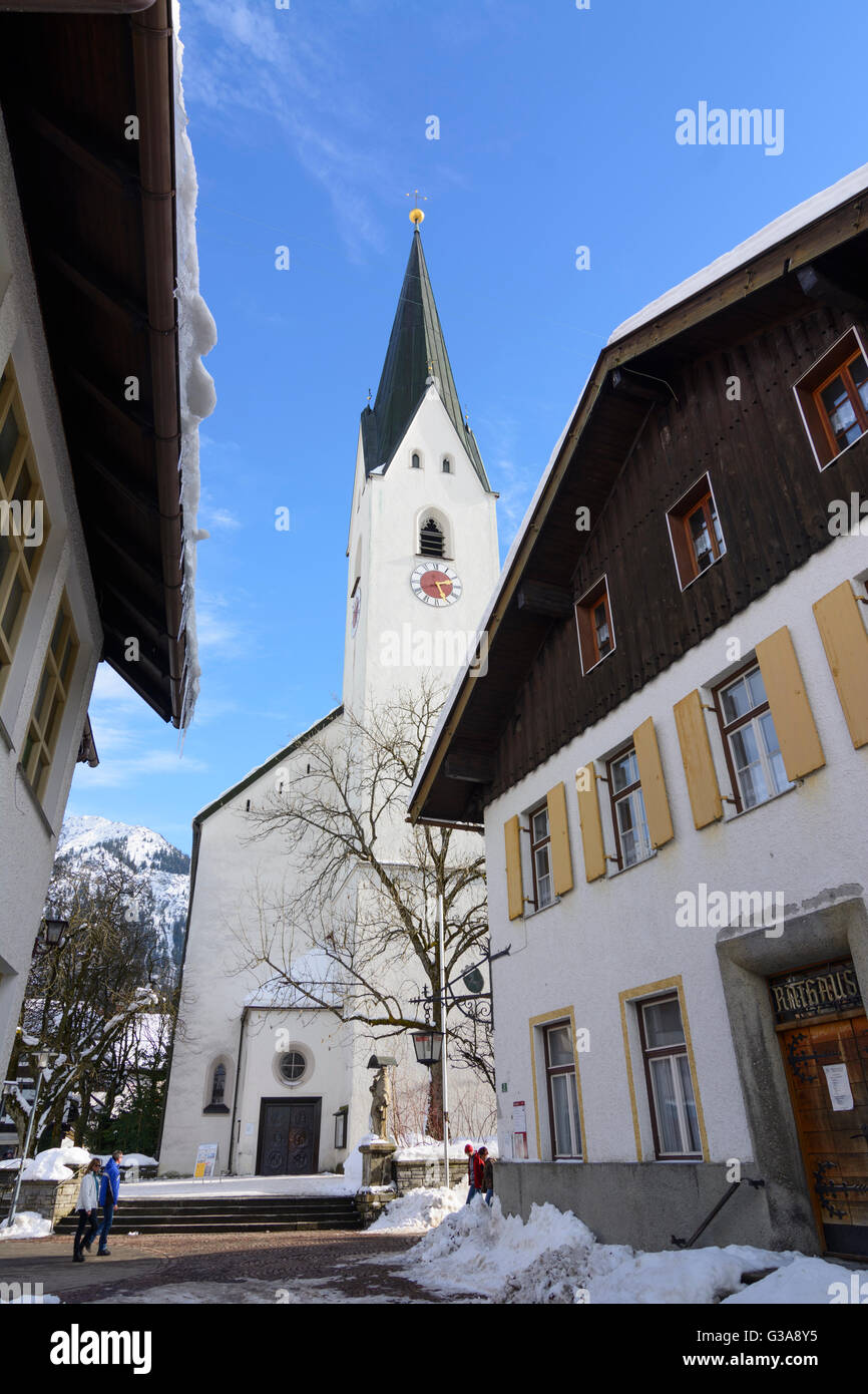 Marché , Église paroissiale de Saint Jean-Baptiste, Allemagne, Bavière, Bayern, Schwaben, Allgäu, souabe, Oberstdorf Banque D'Images