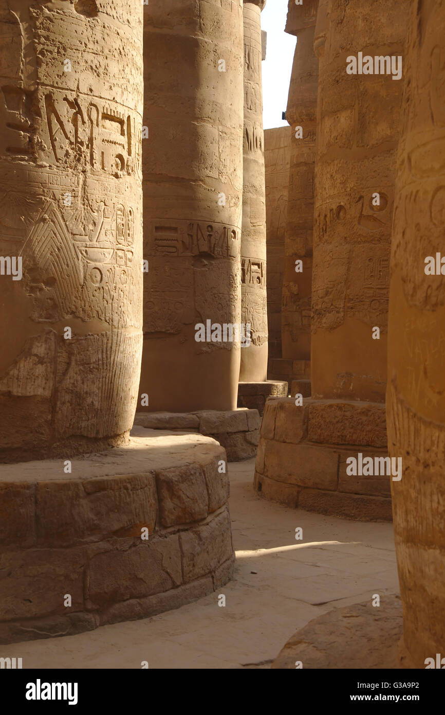 Salle hypostyle, Temples de Karnak, Louxor Banque D'Images