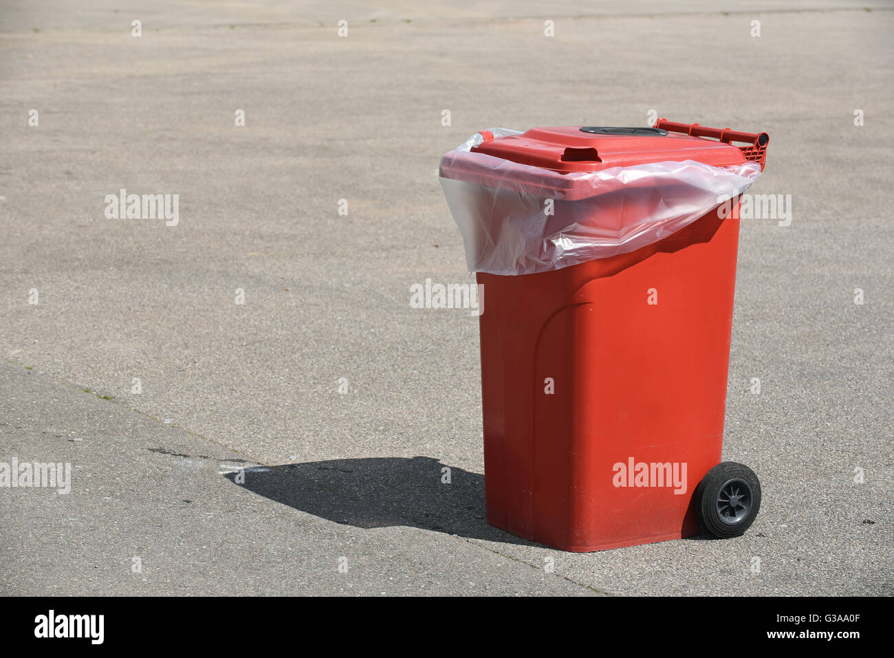 Bac rouge Banque de photographies et d’images à haute résolution - Alamy