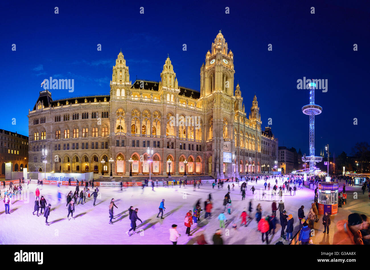 Hôtel de ville avec patinoire "Vienne Ice Dream' et Lookout Skyliner