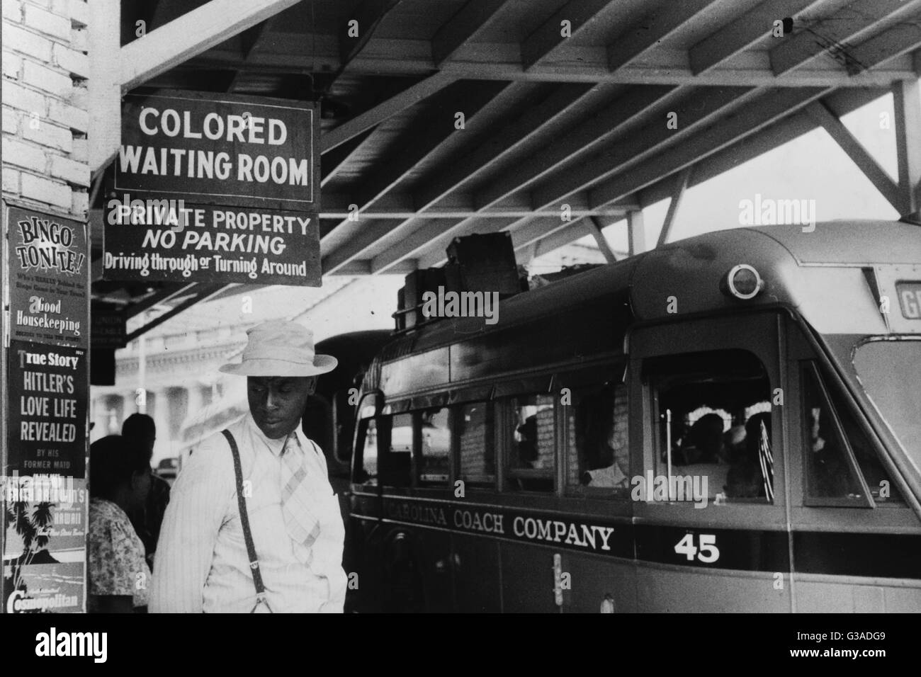 À la station de bus dans la région de Durham, Caroline du Nord. 1940 Date de mai. Banque D'Images