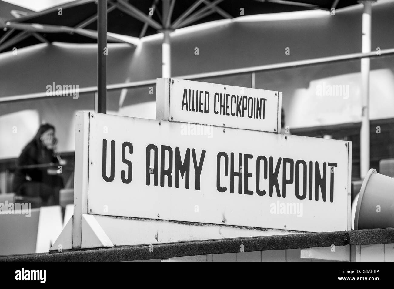 Signe de Checkpoint Charlie Banque D'Images