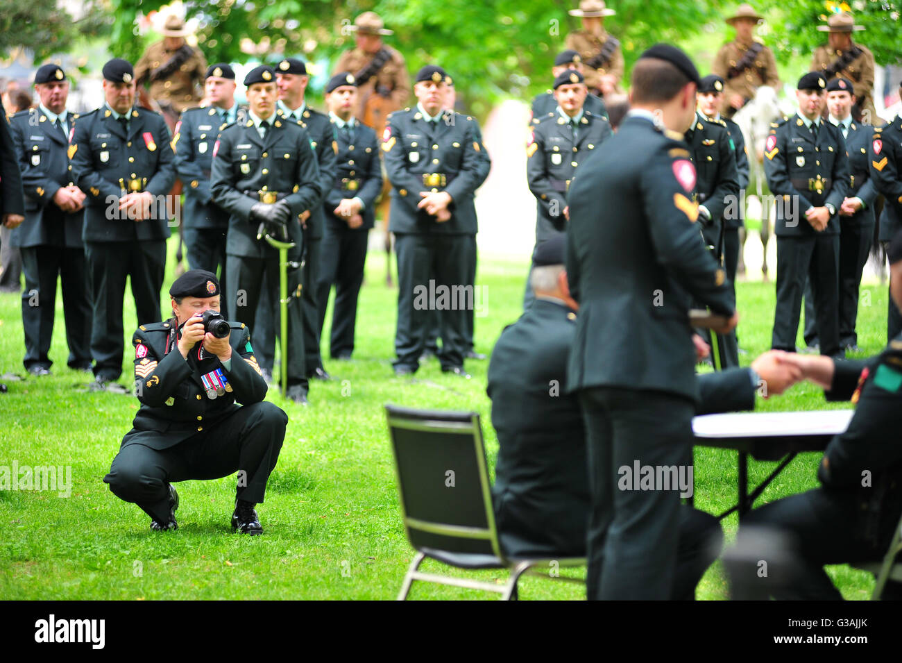 Un photographe militaire canadien à D-Day anniversaire des commémorations pour London, Ontario au Canada. Banque D'Images
