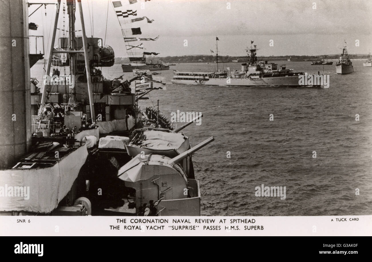 The Coronation Naval Review - Spithead - Royal Yacht Banque D'Images