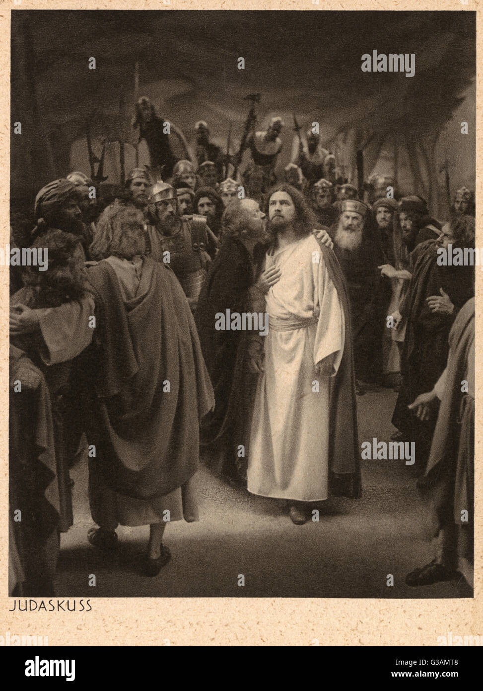 La passion d'Oberammergau est une passion play effectuée depuis 1634 comme une tradition par les habitants du village d'Oberammergau, en Bavière, Allemagne. Judas trahit Jésus par un baiser. Date : 1930 Banque D'Images