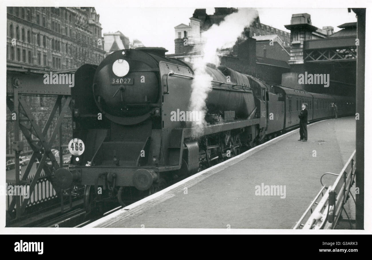 Moteur de chemin de fer TAW Valley, Charing Cross Station, Londres Banque D'Images