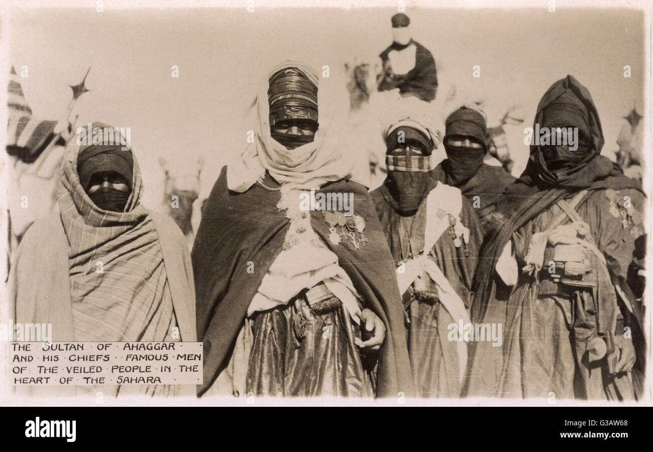 Sultan de Tuareg a voilé les gens de Hoggar Mountains, en Algérie Banque D'Images