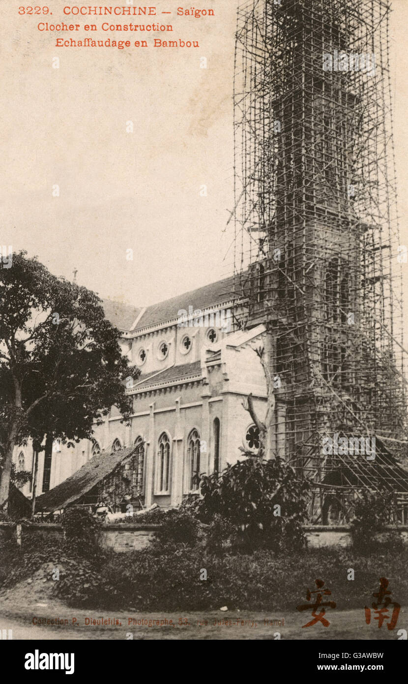 Ho Chi Minh ville - Vietnam - Tour de la cathédrale construite Banque D'Images Ho Chi Minh ville - Vietnam - Tour de la cathédrale construite Banque D'Images