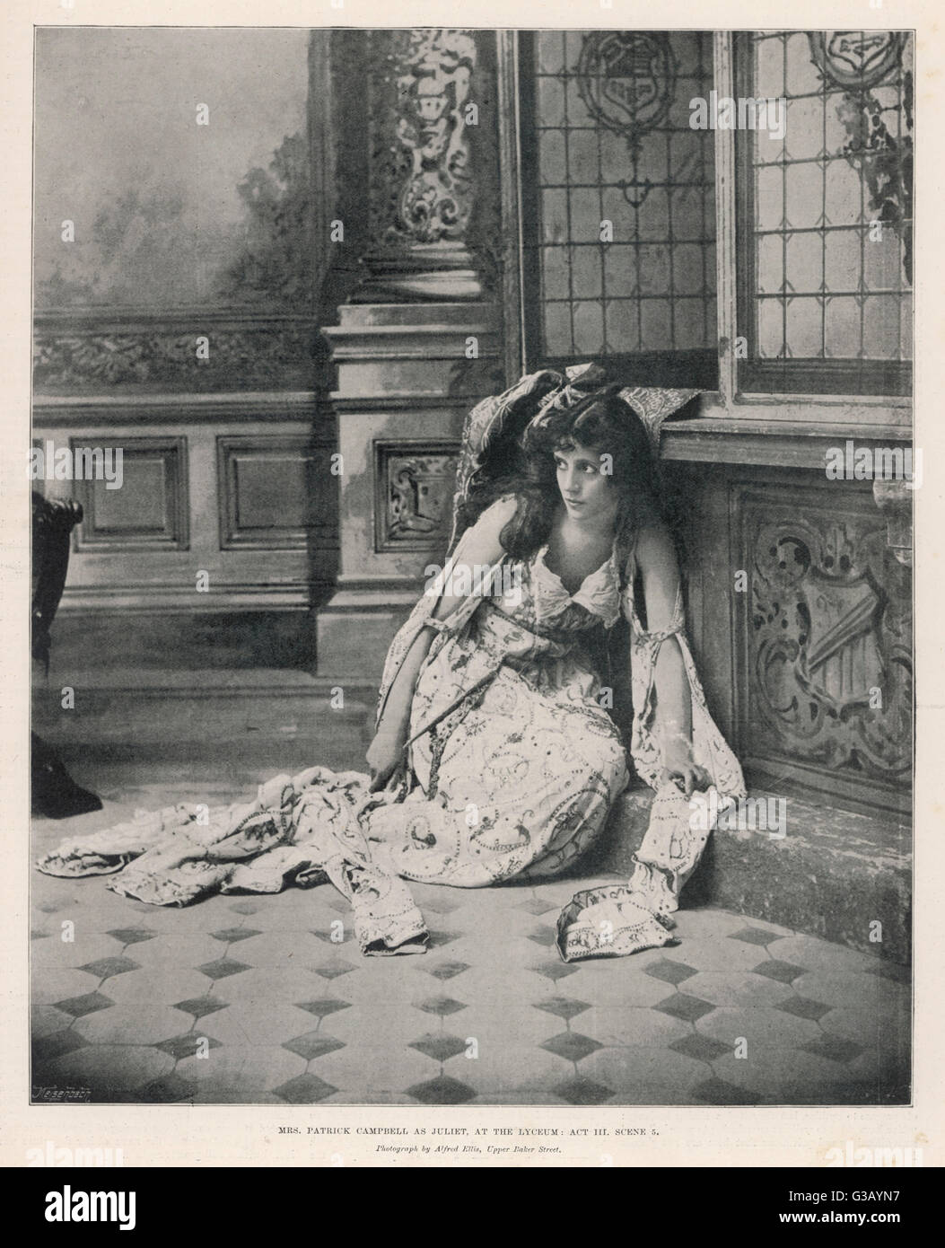 Mme Patrick Campbell actrice anglaise comme Juliet au Lyceum Theatre, Londres (Acte 3, scène 5) Date : 1895 Banque D'Images