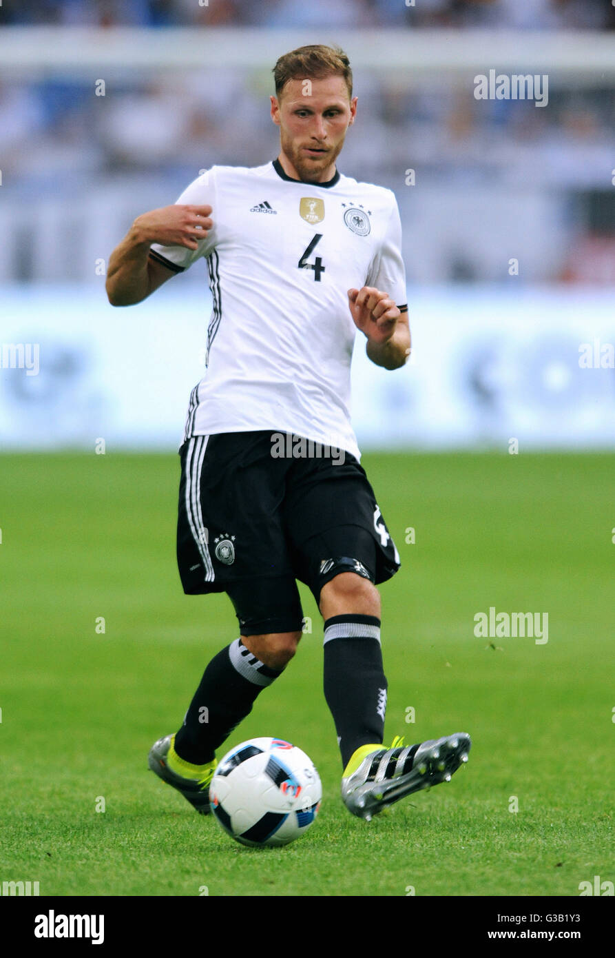 Benedikt Höwedes lors d'un match amical avec l'équipe nationale allemande. Banque D'Images
