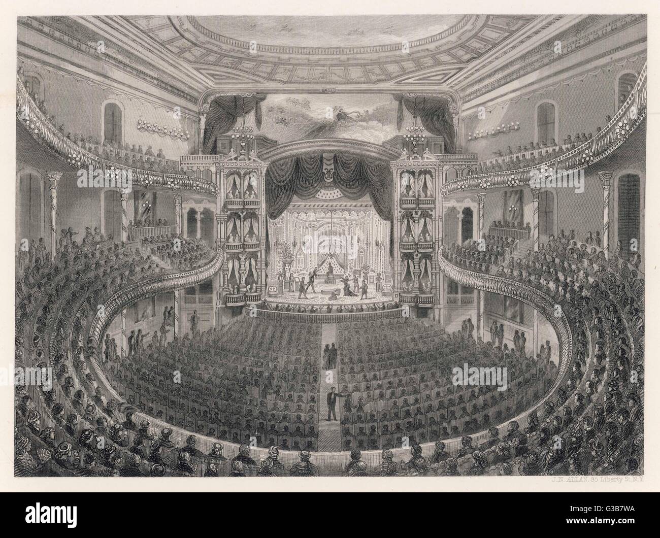 Augustin Daly, directeur de théâtre américain &AMP ; dramaturge, a ouvert son premier théâtre à Broadway en 1869. Cette photo montre un full house bénéficiant d'un rendement. Date : 1876 Banque D'Images