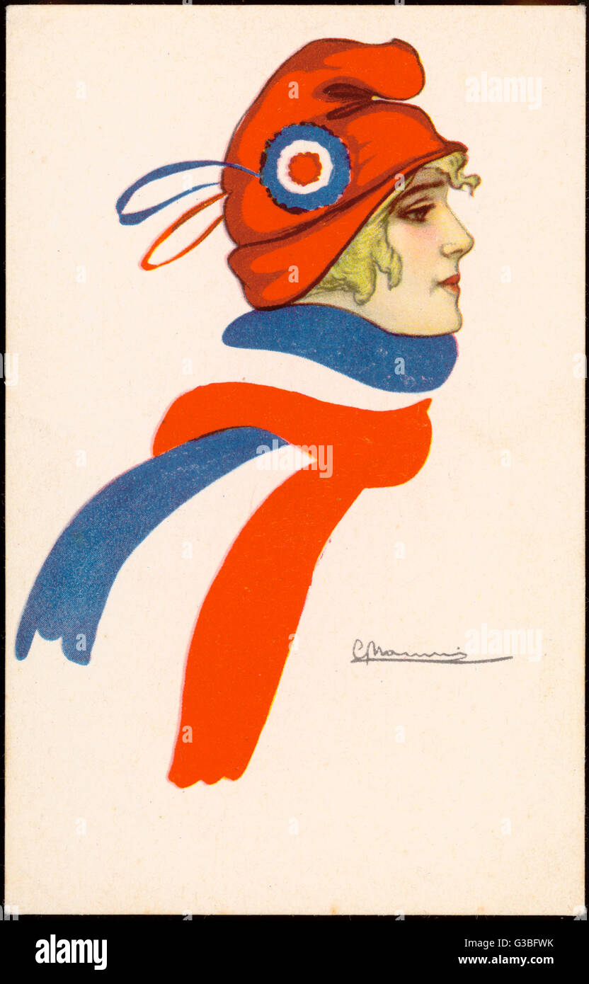 Une jeune blonde française patriotique met un chapeau de style  révolutionnaire rouge avec cocarde tricolore & ; foulard rayé tricolore.  Date : vers 1917 Photo Stock - Alamy