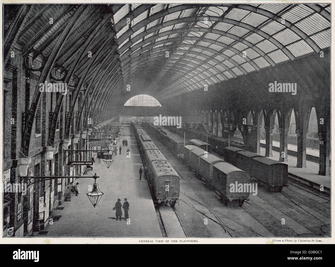 Une vue sur les plates-formes au terminus pour le Great Northern Railway, conçu par l'architecte Lewis Cubitt, construit en 1851-1852. Date : 1895 Banque D'Images