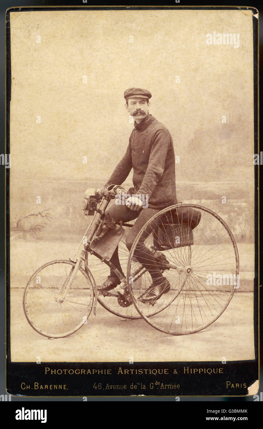 Un gentilhomme français sur son tricycle. Date : vers 1890 Banque D'Images