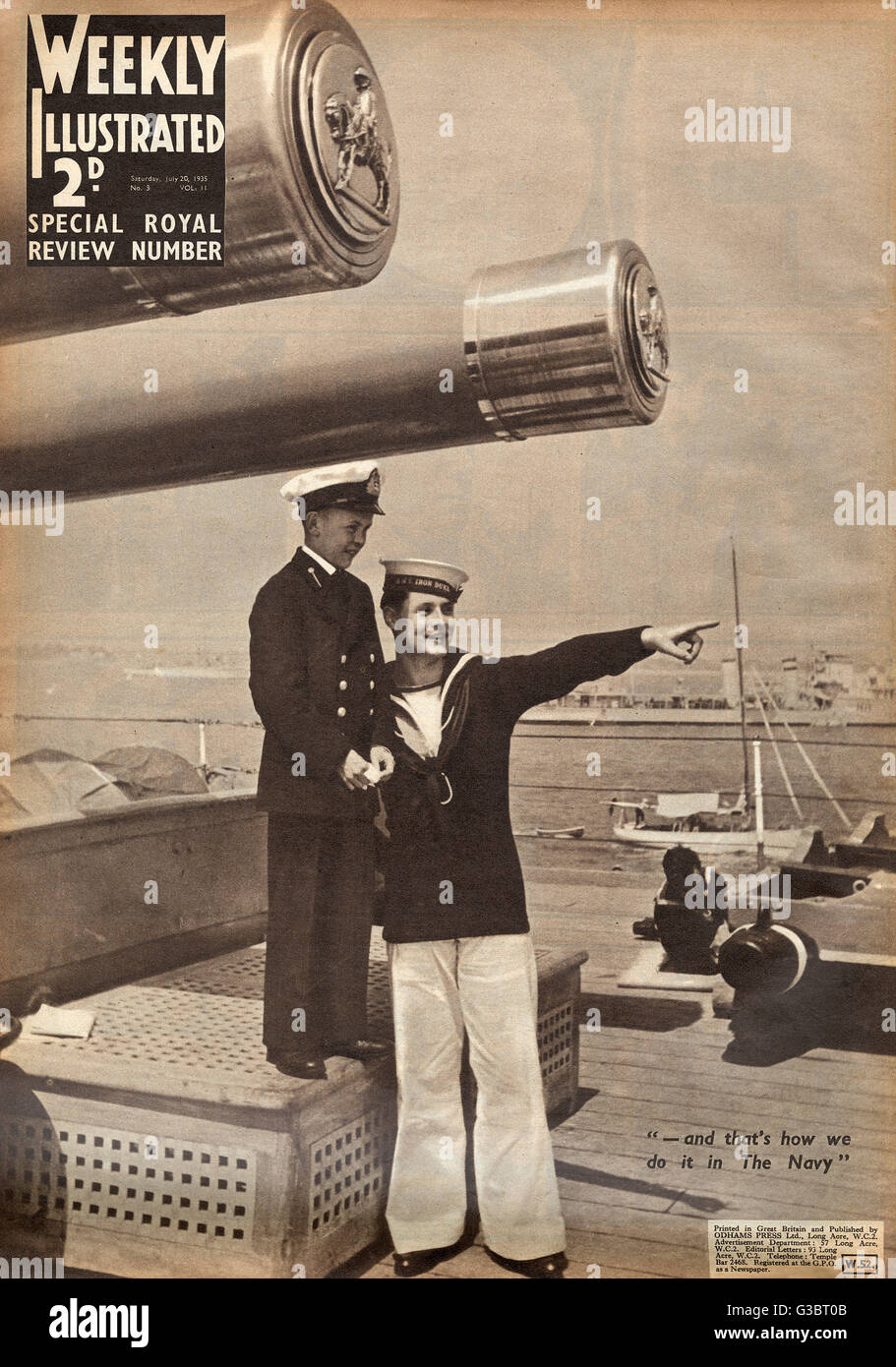 Marin et cadet lors d'une revue navale royale Banque D'Images
