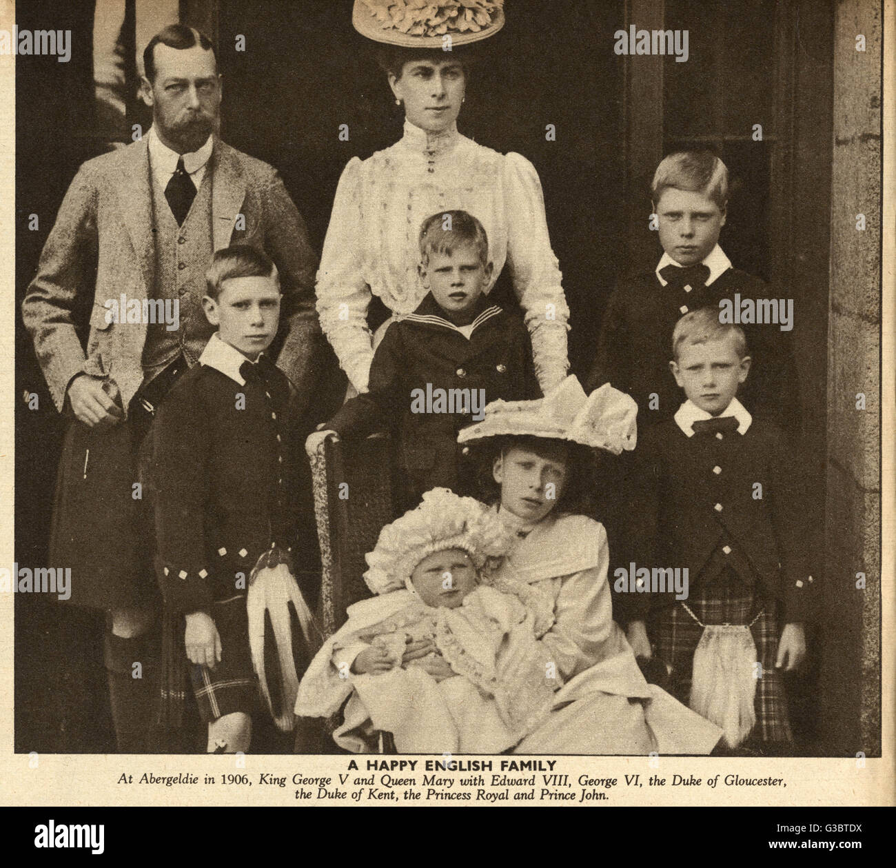 Duc et Duchesse de York, avec leurs six enfants, prise à Abergeldie, (de gauche à droite et de haut en bas) Duc d'York (plus tard George V),(1865) 1936, la Duchesse de York, Mary de Teck (plus tard la reine Marie consort), Île-de-Galles (futur roi Édouard VIII), une Banque D'Images
