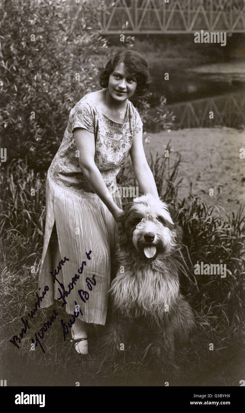 Femme avec Collie barbu Banque D'Images