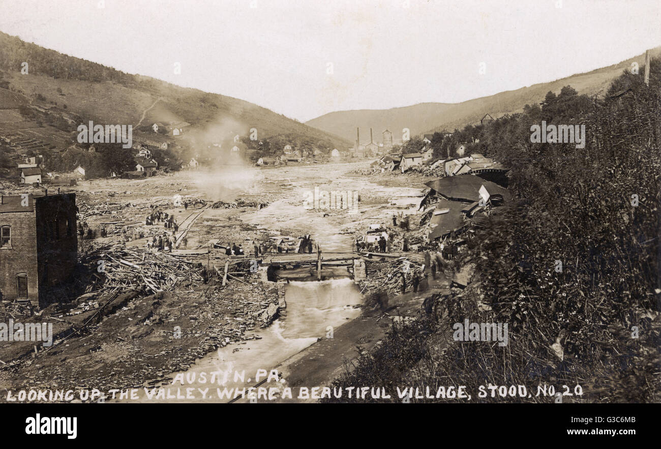 Vue de la ville d'Austin, Texas, USA, à la suite de la rupture du barrage a inondé. La catastrophe a eu lieu le 30 septembre 1911, détruisant le Bayless de pâtes et papiers et tuant 78 personnes. Date : vers 1911 Banque D'Images