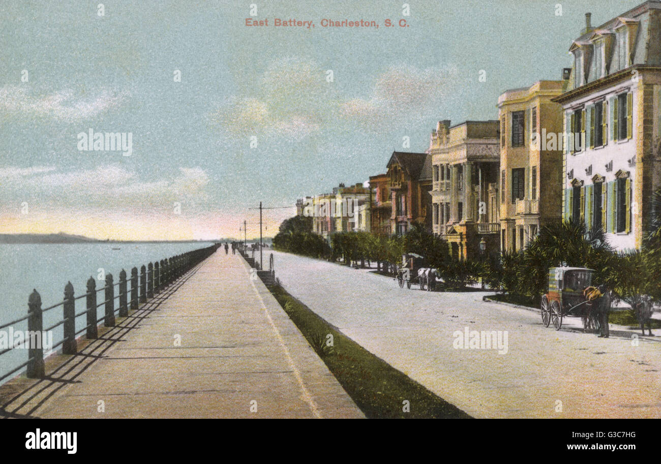 La batterie est, Charleston, Caroline du Sud, USA, avec la rivière Ashley et Charleston Harbor sur la gauche. Date : vers 1908 Banque D'Images