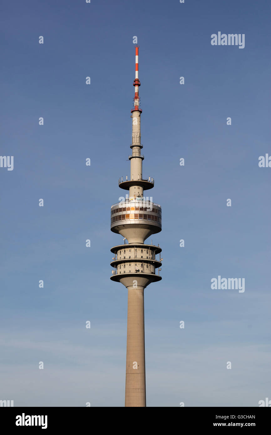 Vue depuis la montagne de gravats sur la Tour Olympique, Munich, Bavière, Allemagne, l'hiver Banque D'Images