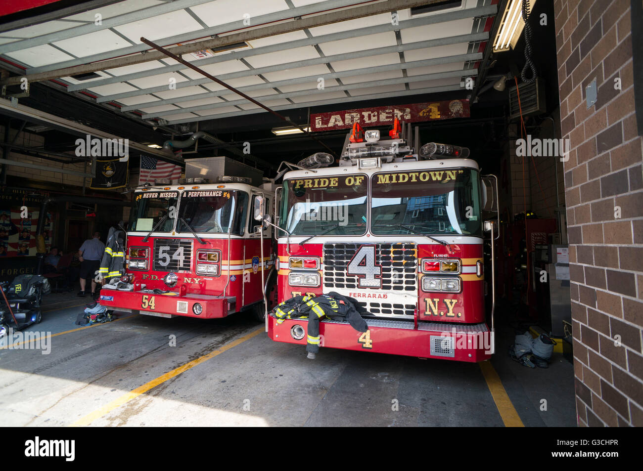 Camions De Pompiers Rouges Banque De Photographies Et D images Haute camions-de-pompiers-rouges-banque-de-photographies-et-d-images-haute