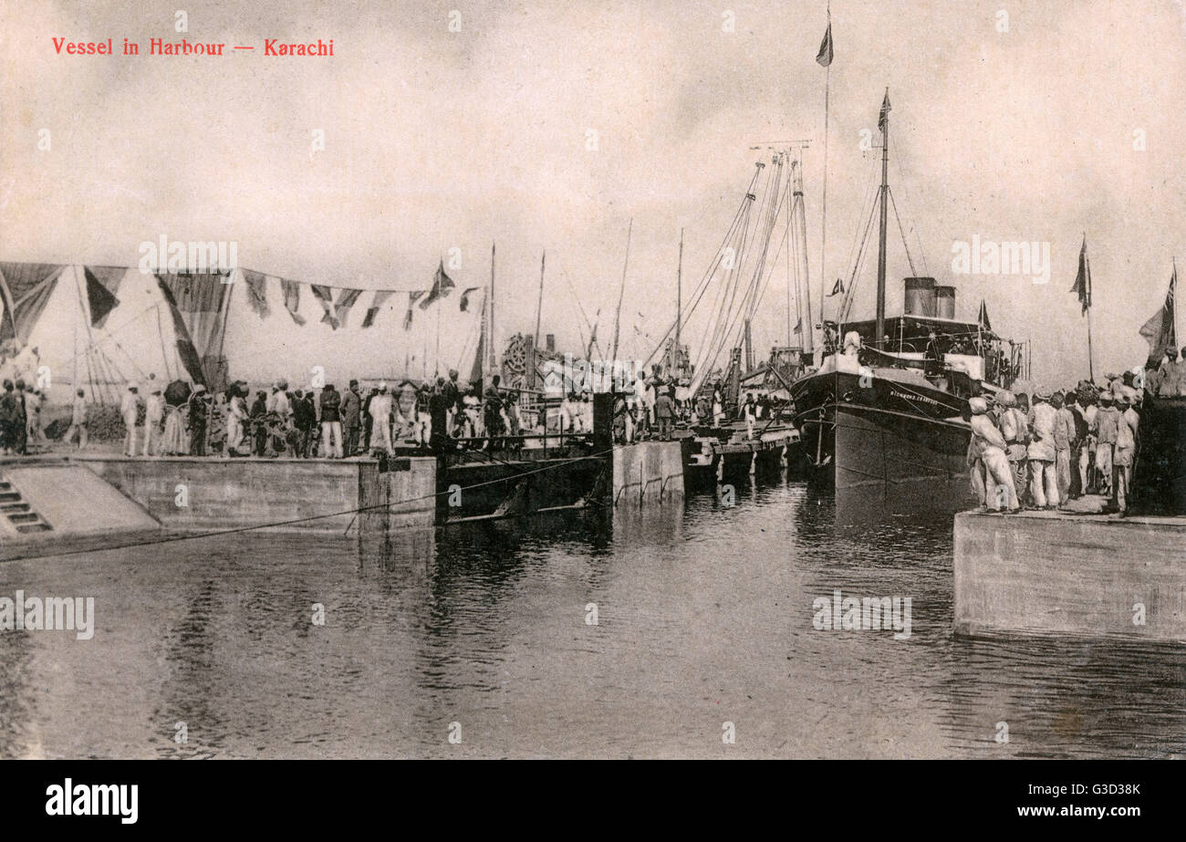 En bateau à vapeur Smart Port - Karachi, Pakistan - peut-être l'arrivée/départ d'un dignitaire étranger notable ? Date : vers 1909 Banque D'Images